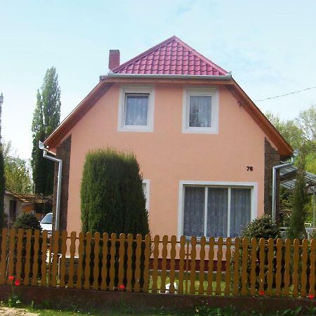 Apartment In Balatonmariafuerdo 19249 Balatonkeresztúr Εξωτερικό φωτογραφία