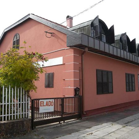 Apartment In Balatonmariafuerdo 19249 Balatonkeresztúr Εξωτερικό φωτογραφία