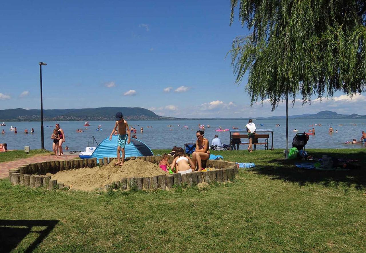 Apartment In Balatonmariafuerdo 19249 Balatonkeresztúr Εξωτερικό φωτογραφία