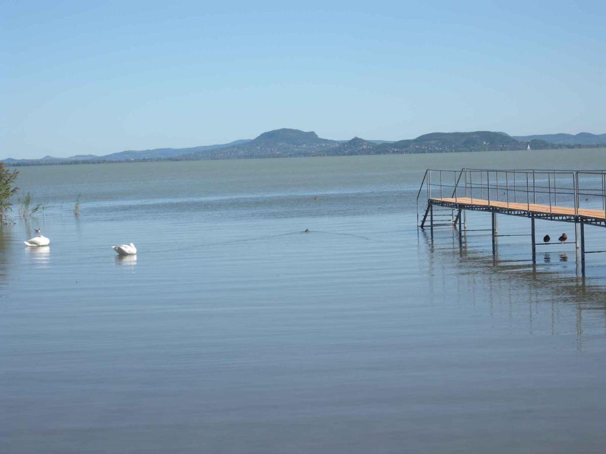 Apartment In Balatonmariafuerdo 19249 Balatonkeresztúr Εξωτερικό φωτογραφία